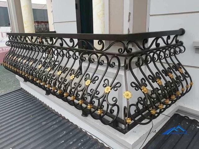 Lan Can Ban Công Sắt Mỹ Thuật 10