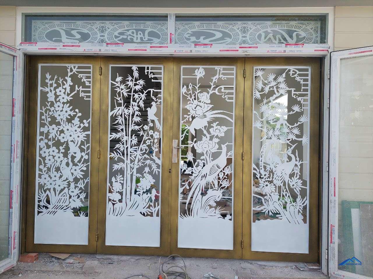 Bảng Giá Làm Cửa Sắt tại TpHCM 10 Cổng cnc tùng cúc trúc mai