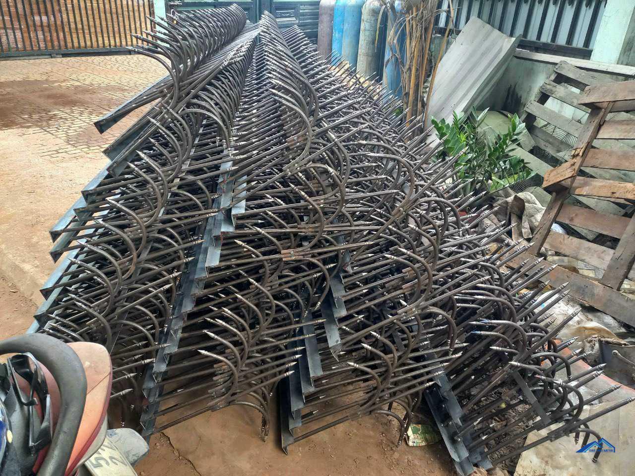 Thi Công Chông Sắt Tường Rào 7