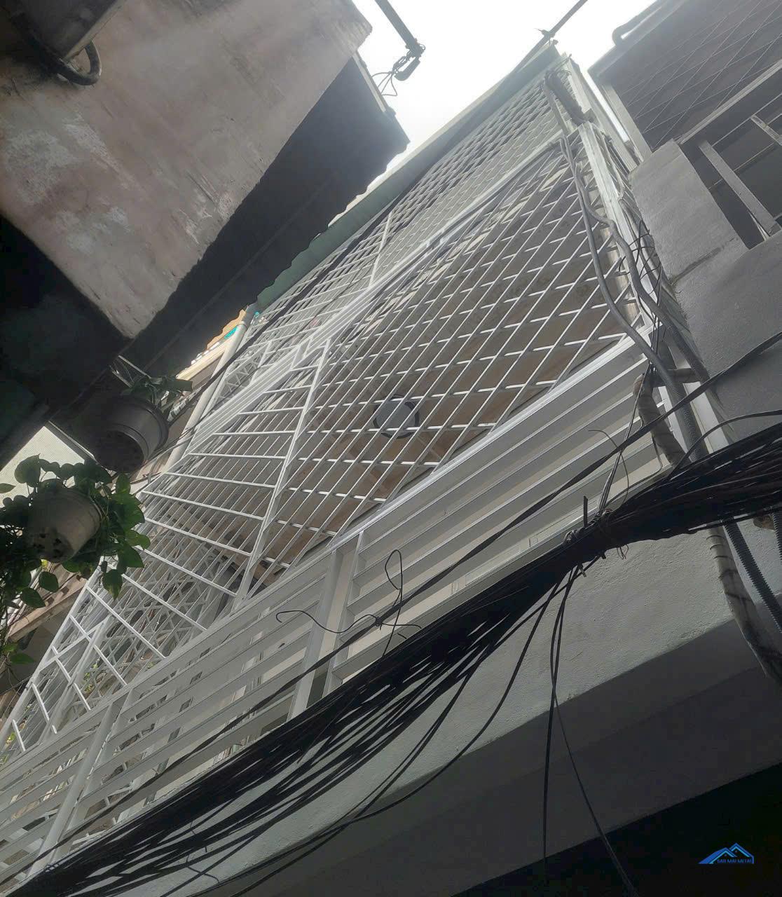 khung sắt bảo vệ ban công nhà khung sắt bảo vệ ban công nhà