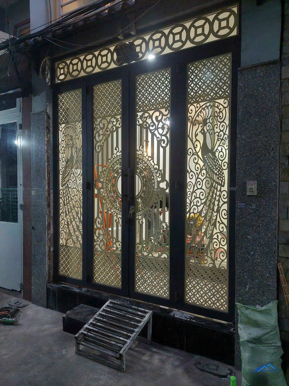 Mẫu cửa cổng 4 cánh CNC Đẹp Nhất Hiện Nay 9 mẫu cửa cổng cnc 4 cánh hình chim công đẹp