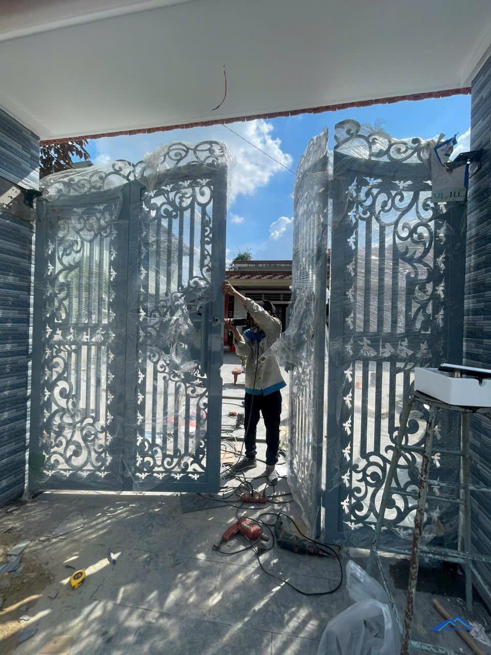 Mẫu cửa cổng 4 cánh CNC Đẹp Nhất Hiện Nay 6 mẫu cửa cổng cnc 4 cánh đơn giản và đẹp