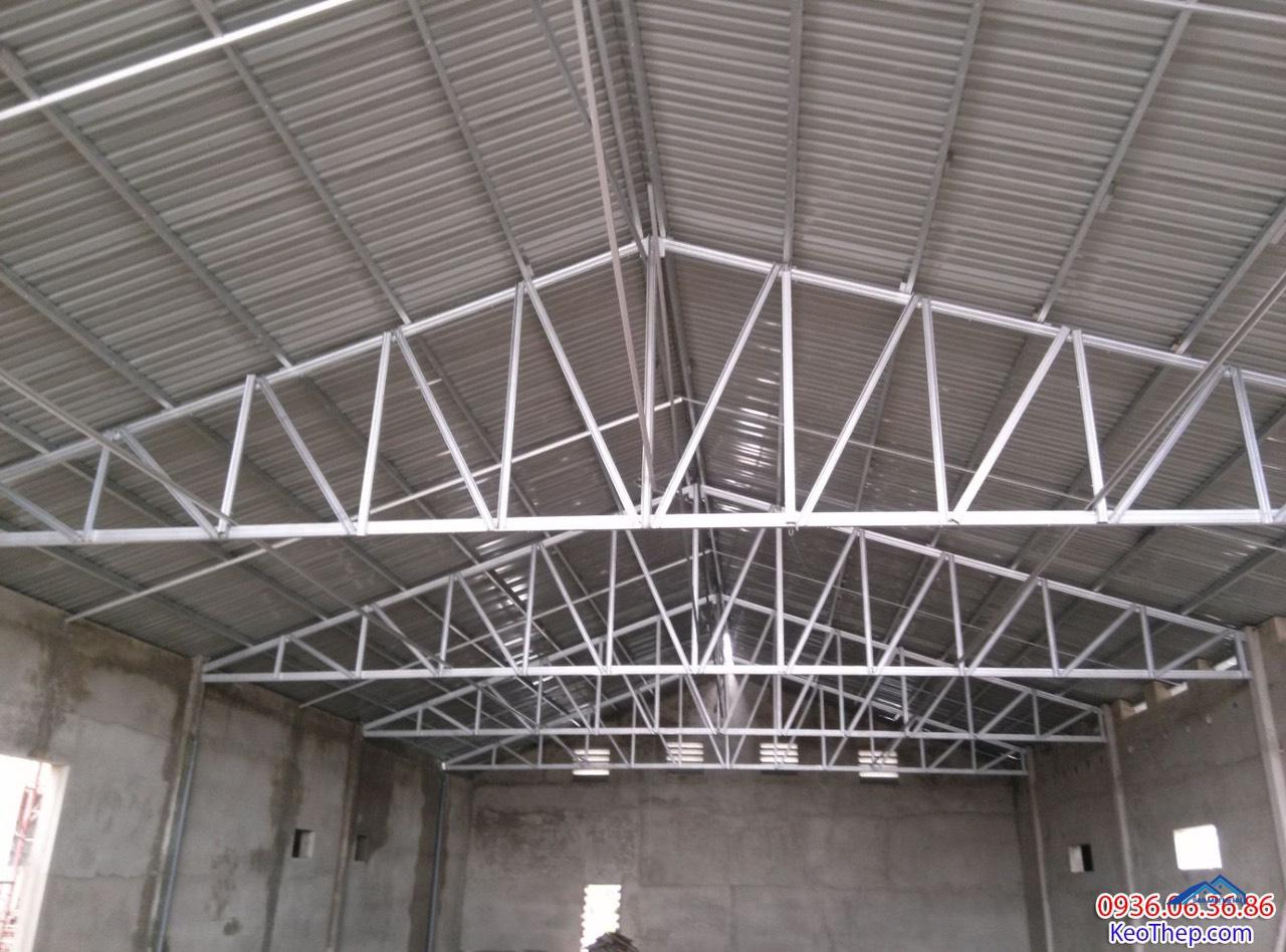 Làm Mái Che Sân Bằng Tôn Tại gò Vấp 2026 3 làm mái che sân bằng tôn tại gò vấp