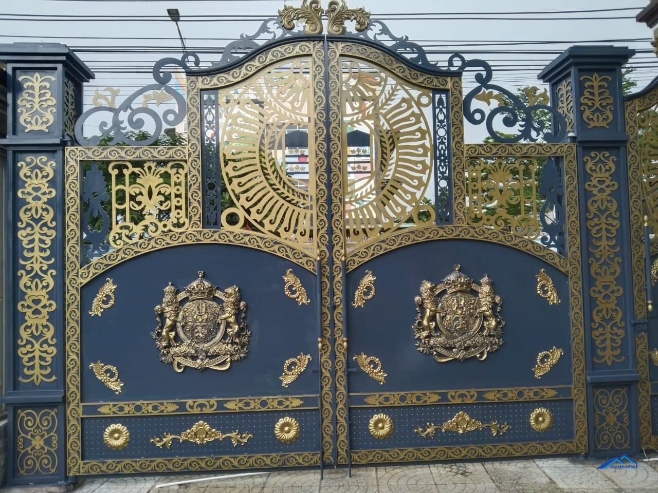 Mẫu Cổng Sắt Mỹ Thuật, Bảng Gía mới nhất 2026 2 cổng sắt mỹ thuật