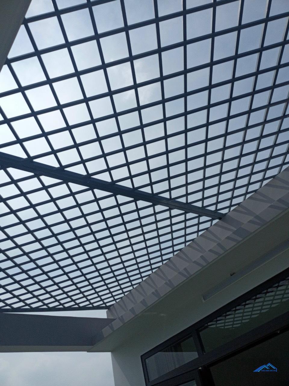 Gía Thợ Làm Khung Sắt Bảo Vệ Sân Thượng Tại Thuận An 2026 3 thợ làm khung sắt bảo vệ sân thượng thuận an