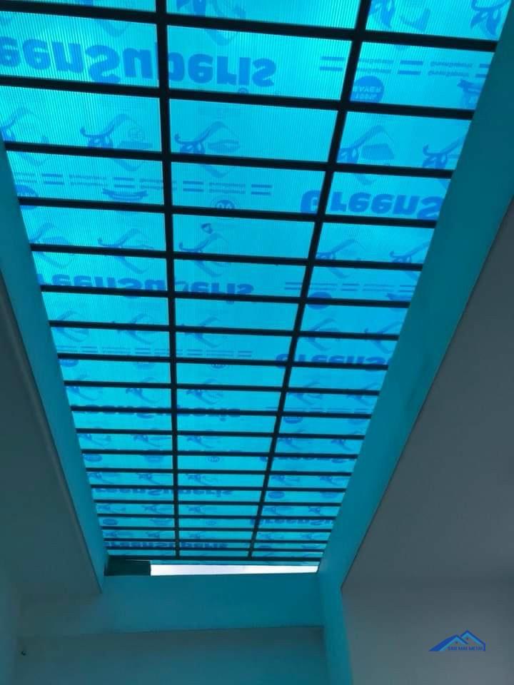 Gía Thợ Làm Khung Sắt Bảo Vệ Sân Thượng Tại Thuận An 2026 2 thợ làm khung sắt bảo vệ sân thượng thuận an