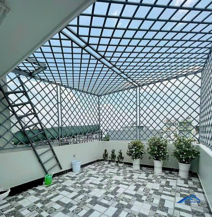 Gía Thợ Làm Khung Sắt Bảo Vệ Sân Thượng Tại Thuận An 2026 1 thợ làm khung sắt bảo vệ sân thượng thuận an